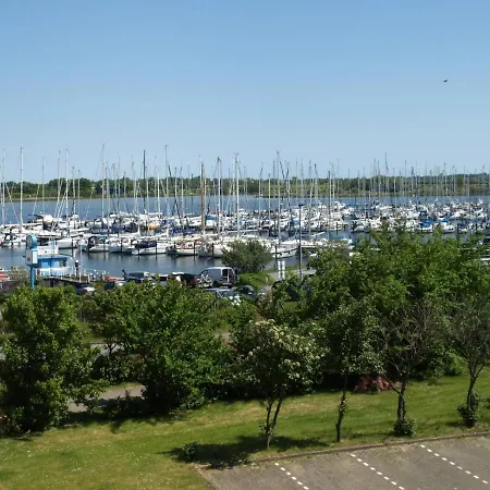 Burgtiefe Suedstrand Hafenblick - Inkl Eintritt Fehmare Schwimmbad Und Sauna *