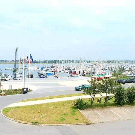 Lägenhet Burgtiefe Suedstrand Hafenblick - Inkl Eintritt Fehmare Schwimmbad Und Sauna Fehmarn